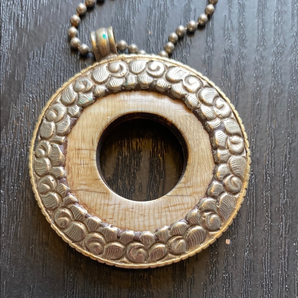 Silver Minimalist Pendant Necklace with Circular Design